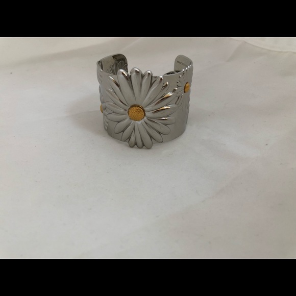 Cuff bracelet - Picture 2 of 5